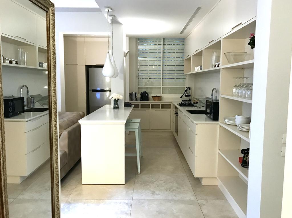 Luxurious By The Beach Apartment With Garden Tel Aviv Exterior foto