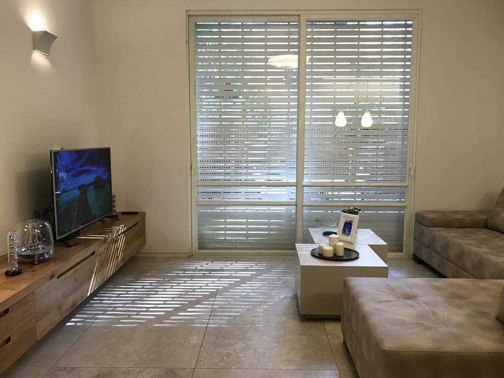 Luxurious By The Beach Apartment With Garden Tel Aviv Exterior foto