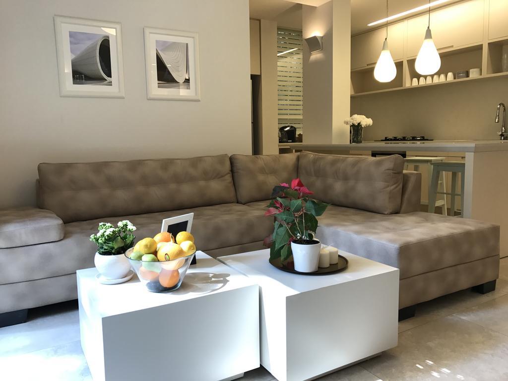 Luxurious By The Beach Apartment With Garden Tel Aviv Exterior foto