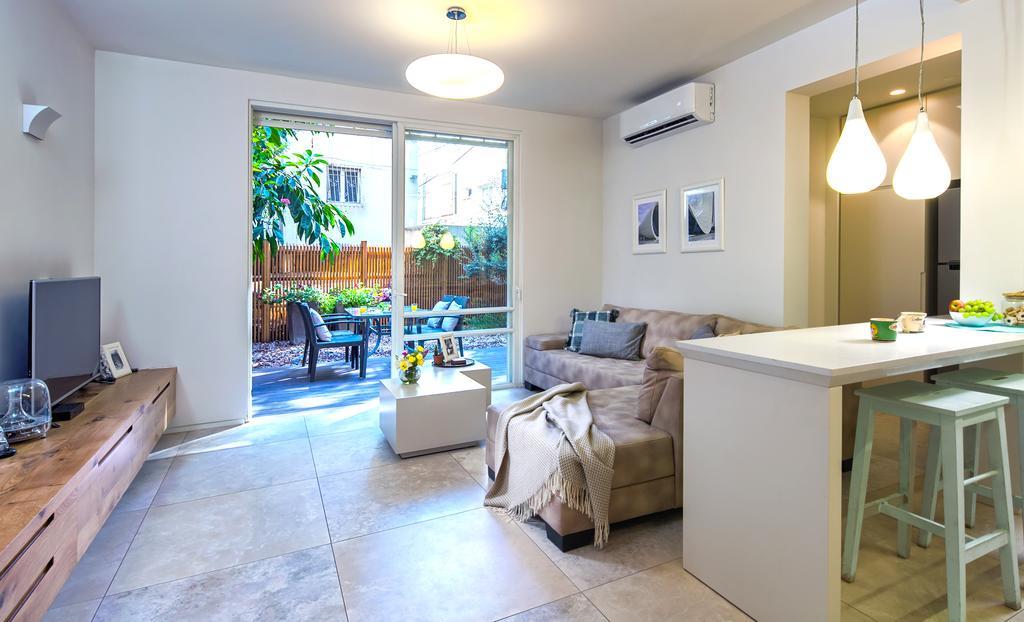 Luxurious By The Beach Apartment With Garden Tel Aviv Exterior foto